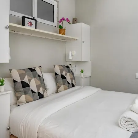 Coastal Charm Cozy In Benalmádena