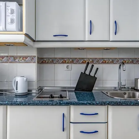 Appartement Coastal Charm Cozy In *
